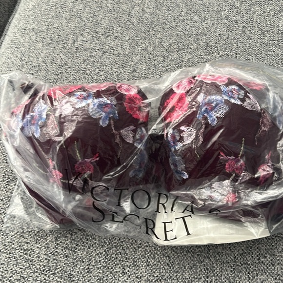 NWT Victoria’s Secret Lightly Lined Floral Embroidery Demi Bra Kir Embroidery - Picture 6 of 6